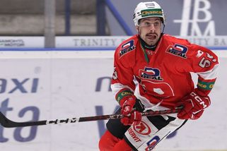 Dva nádory! Zastavil se mi svět, každý chlap má mít koule, říká pardubický hokejista po vyoperování varlat - Sport.cz